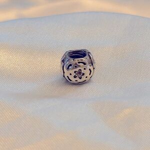 Pandora Raised Flower Charm Vintage Marked ale 790186